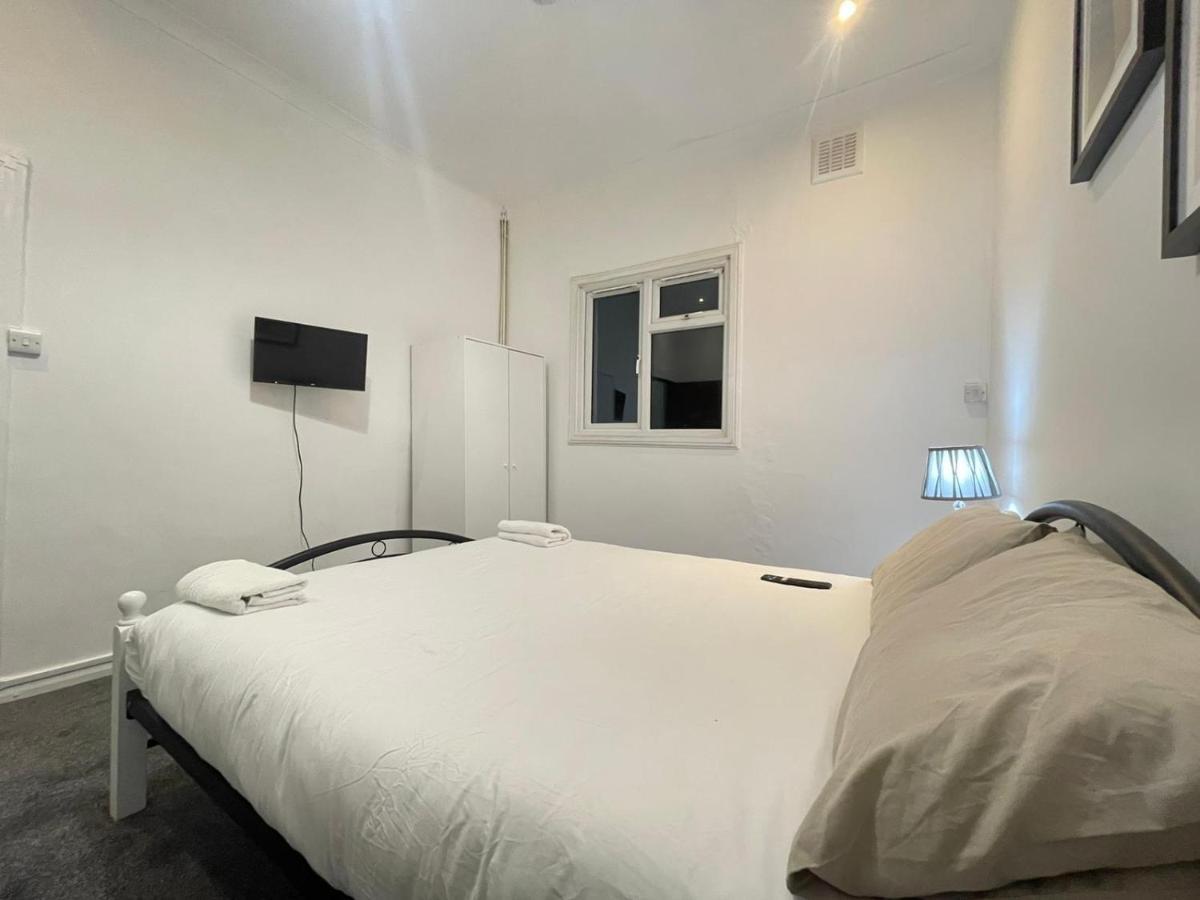 Private Double Room In Stratford Λονδίνο Εξωτερικό φωτογραφία
